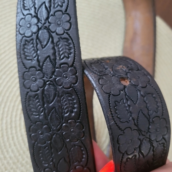 Leather Western Cowgirl Fleur de Lis Buckle Belt Vintage